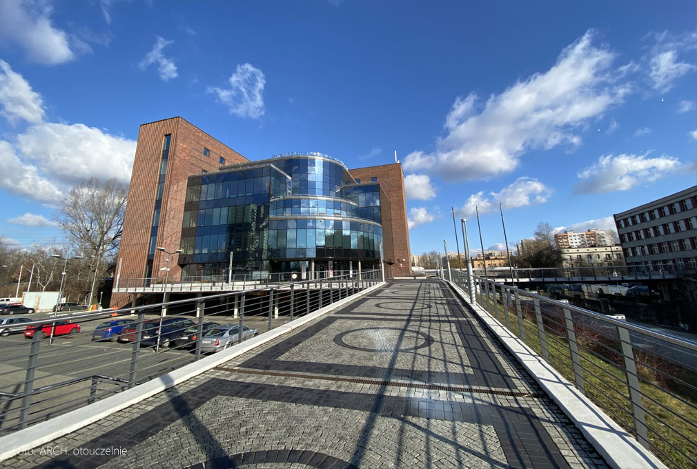 Czy warto iść na studia i wybrać kierunki studiów ekonomicznych?