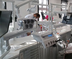 Kierunek lekarsko-dentystyczny (stomatologia) - Uniwersytet Medyczny im. Karola Marcinkowskiego w Poznaniu