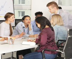 Stosunki międzynarodowe - Uczelnia Łazarskiego w Warszawie