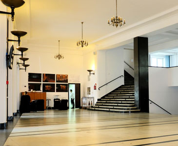 Warszawska Uczelnia Biznesu i Psychologii „Moderna