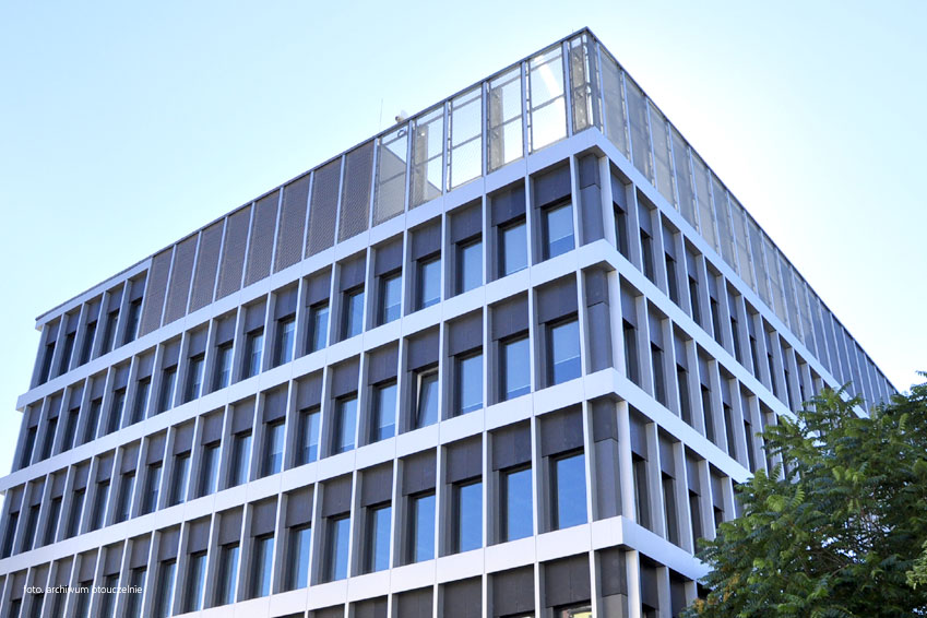 Ile trwają studia niestacjonarne (zaoczne) na kierunku Ekonomia w Warszawie