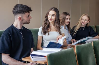 Rozwijaj się z WSPiA - wybierz Studia Podyplomowe dla siebie!