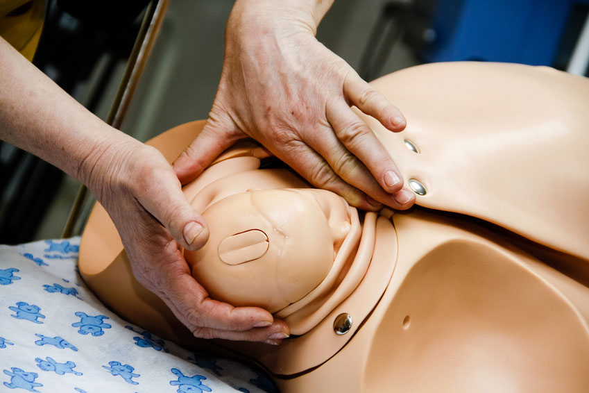 Jaka praca po studiach na kierunku położnictwo?