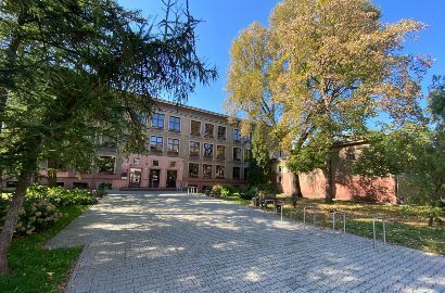 XXVII LO im. dra Henryka Jordana